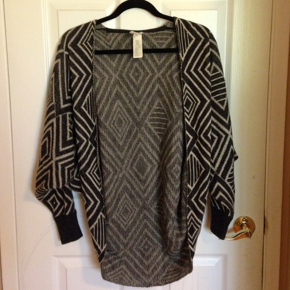 Heritage tribal print cardigan.