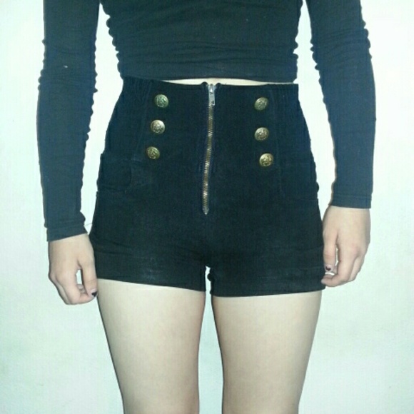 High waisted shorts - Picture 2 of 3