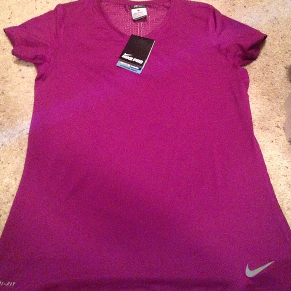 ! Great womens nike shirt