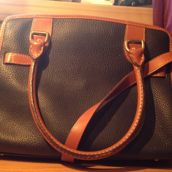 Vintage authentic Dooney & Bourke bag. - Picture 3 of 4