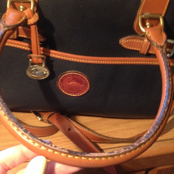 Vintage authentic Dooney & Bourke bag. - Picture 4 of 4