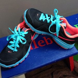 Women's nike sneakers