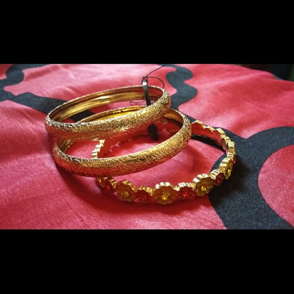 BRACELET SET