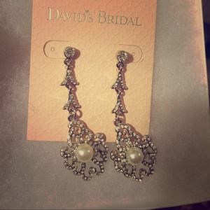 Silver studded earring w/ pearl