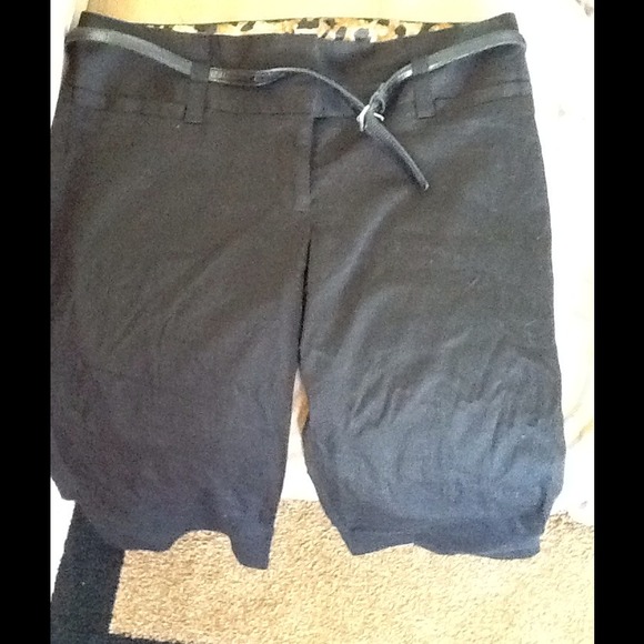 ❤️ BLACK CROP PANTS ❤️ - Picture 1 of 2