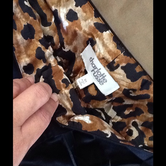 ❤️ BLACK CROP PANTS ❤️ - Picture 2 of 2