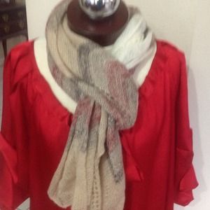 Scarf🌹😋REDUCED 🌹💕