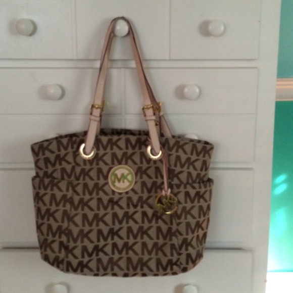 Michael kors hand bag