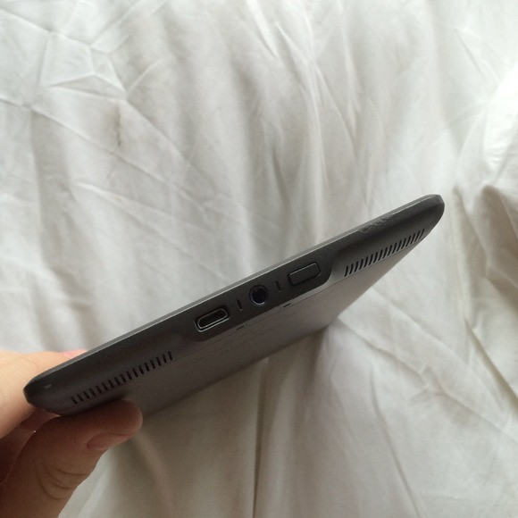 KINDLE touch - Picture 3 of 3