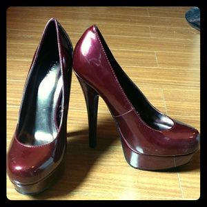Burgundy wine patent leather pumps