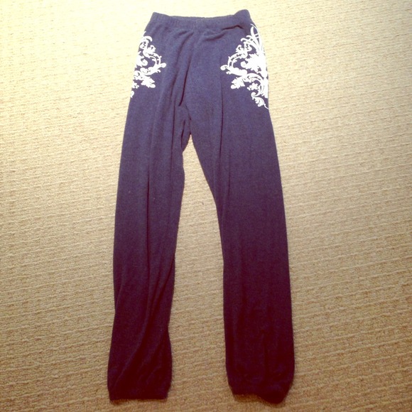Wildfox Pants - Wildfox loose fit sweatpants