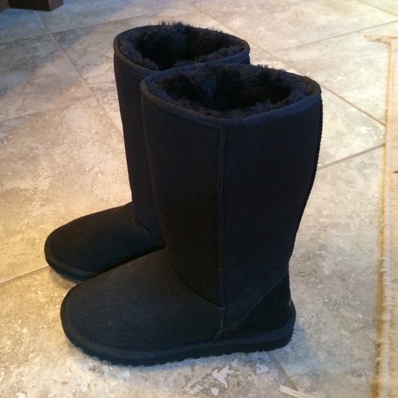 Ugg Boots Tall Black. Worn once! Perfect condition