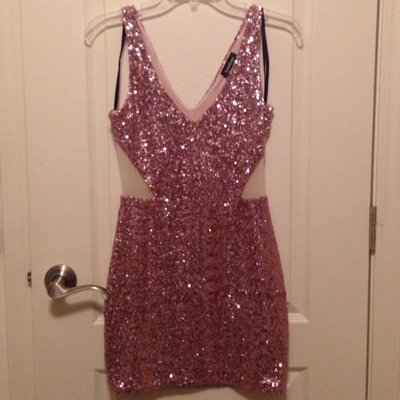 Bebe sequin & mesh panel dress - very sexy! XS 💕 - Picture 4 of 4