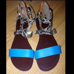 Cute sandals!