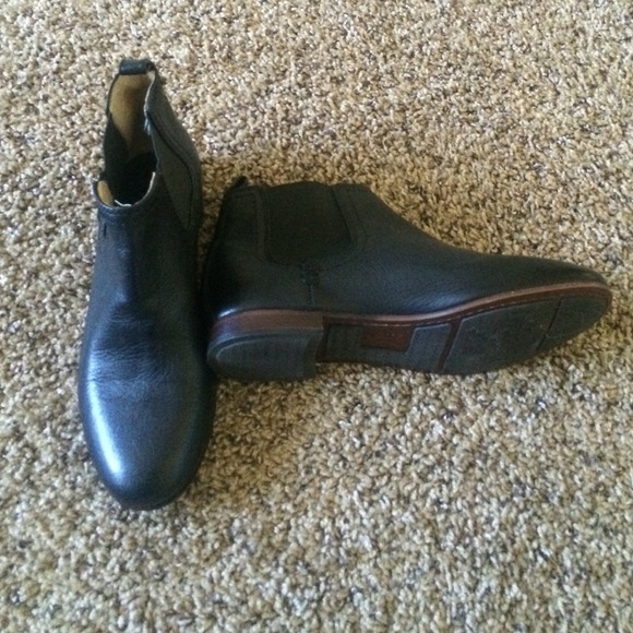 FRYE boots!!