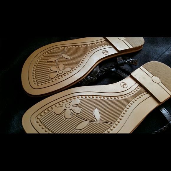 SANDALS - Picture 2 of 3