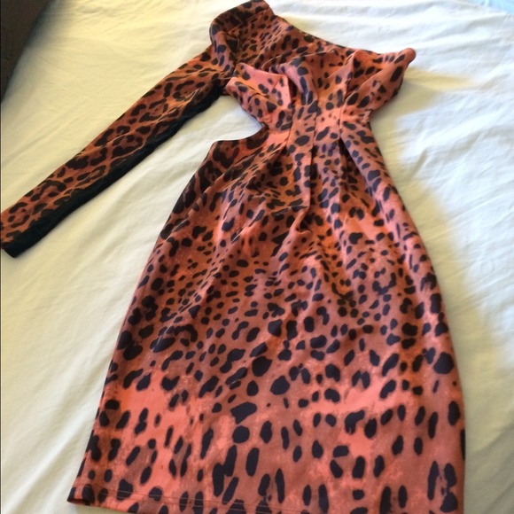 Cut out one sleeve Celebboutique dress
