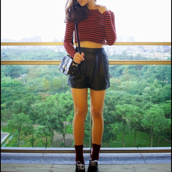 long sleeves stripes cropped top - Picture 3 of 4