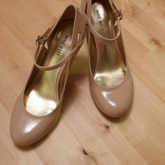 🔱Nine West Pumps🔱