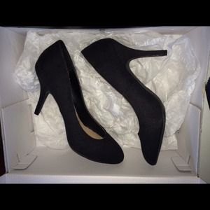 Black Suede Pumps Size 7.5
