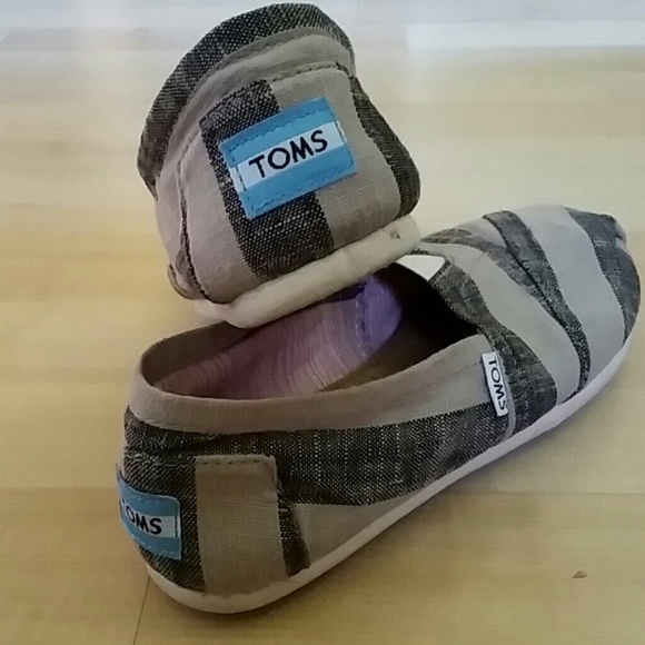 SOLD.....TOMS - Picture 3 of 3