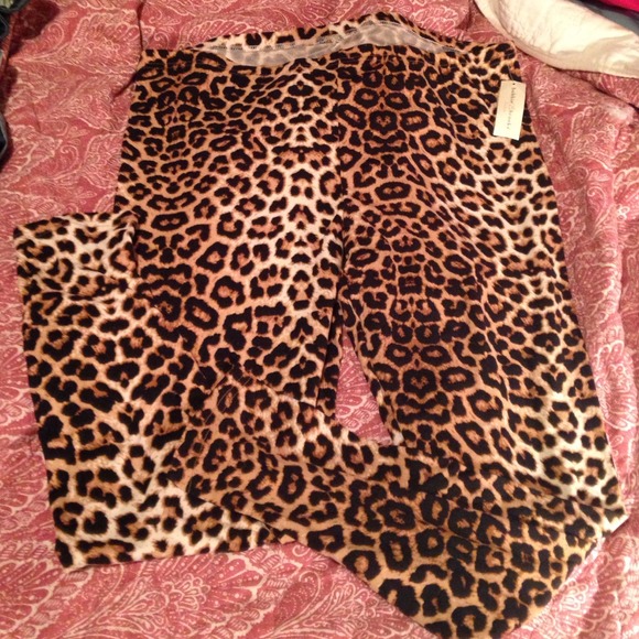 Cheeta print leggings!