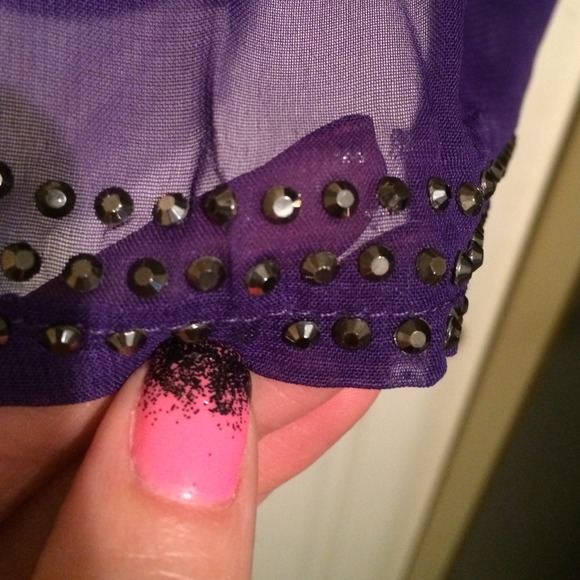 NWOT! 2b bebe purple rhinestone trimmed top - Picture 3 of 4