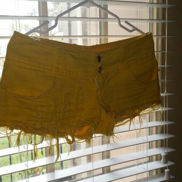Shorts - Picture 3 of 3