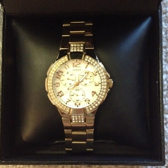 Gold Guess watch ⌚️