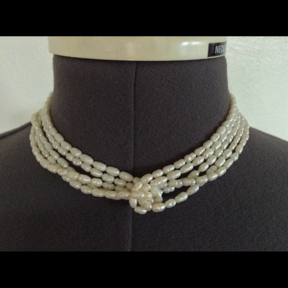 Jewelry - Elegant Knotted FRESHWATER PEARLS Necklace