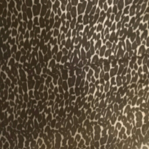 Soft Cheetah scarf - Picture 2 of 3