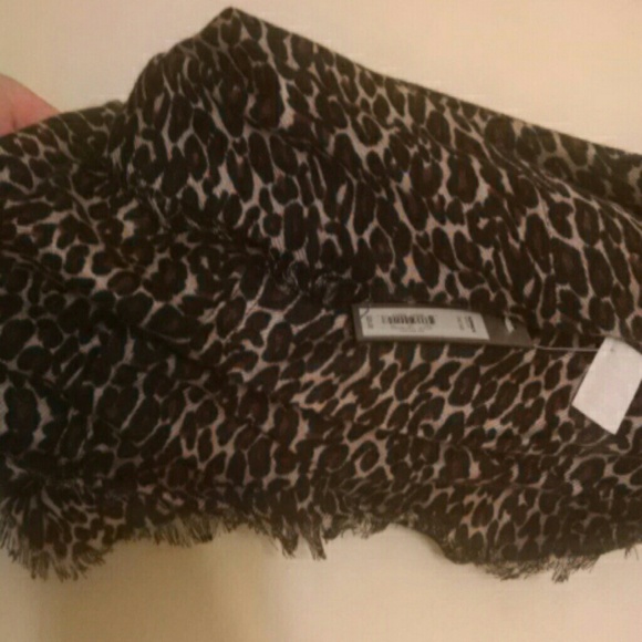 Soft Cheetah scarf - Picture 3 of 3