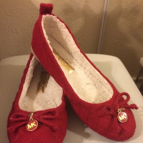 Sold in bundle to Cindy Michael Kors Flats