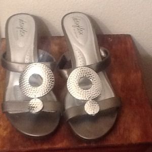 dex flex silver sandals for comfort