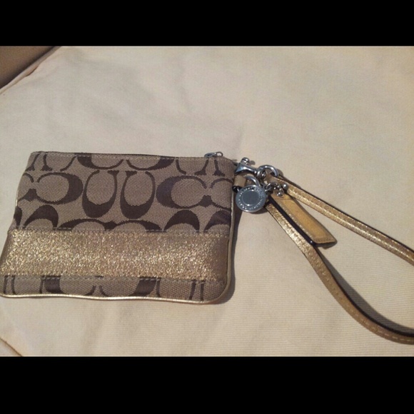 Coach wristlet - Picture 1 of 3