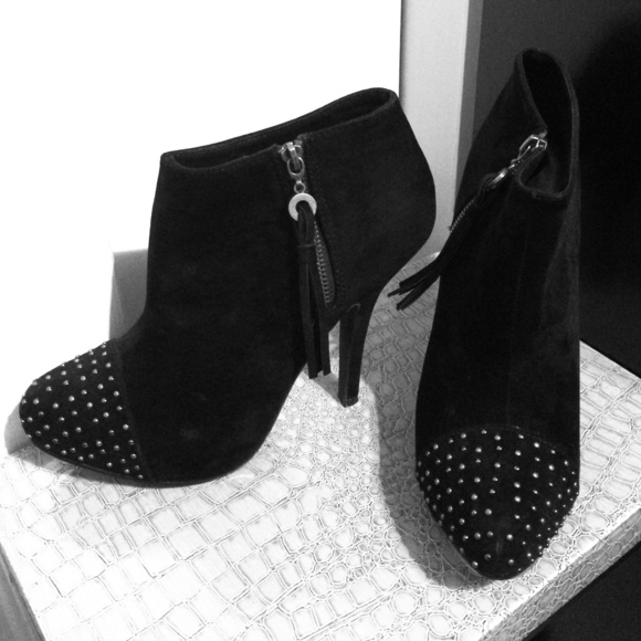 Studded heeled booties - Picture 1 of 3