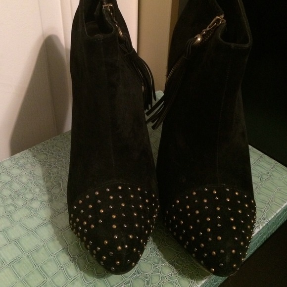 Studded heeled booties - Picture 2 of 3