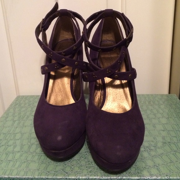 Purple platform heels with ankle straps - Picture 4 of 4