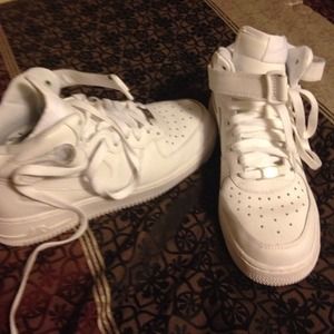 Nike high top sneakers in white SOLD