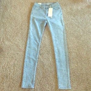 🆕 Light blue skinny denim