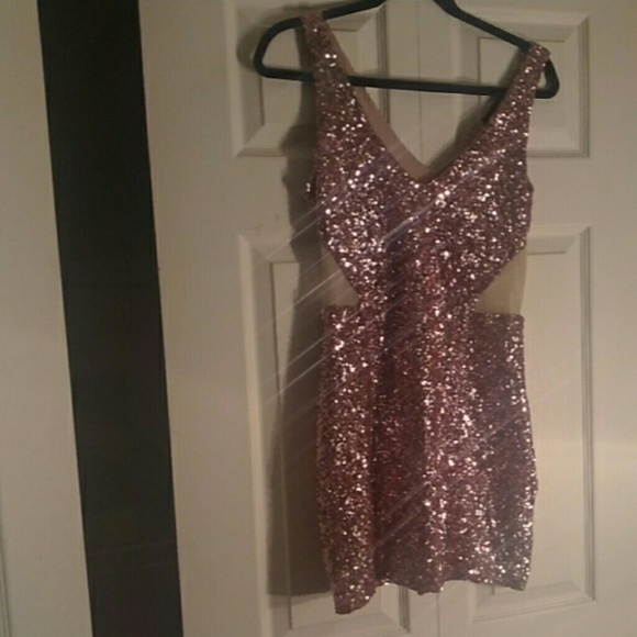 BEBE SEQUIN DRESS  coral pink