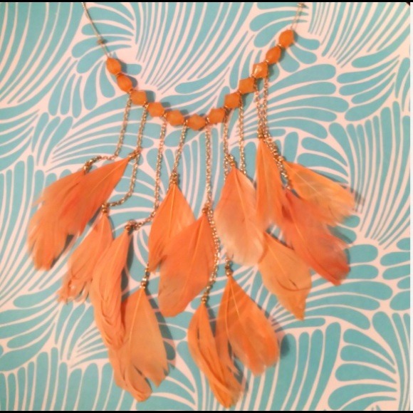 Feather Statement Necklace - Picture 1 of 3