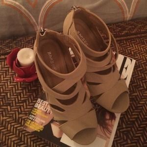 Bamboo strappy nude wedge heels! Size 8