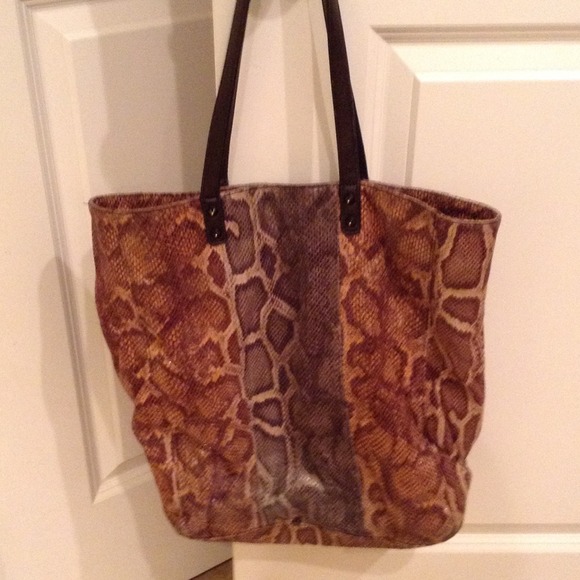 Sam Edelman snake skin bucket purse. - Picture 1 of 2