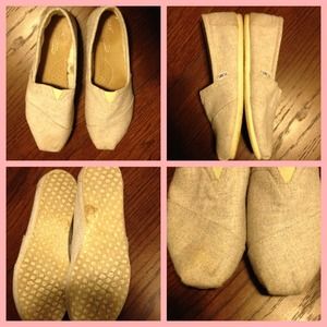 Grey light wool women's Toms, size 8.5