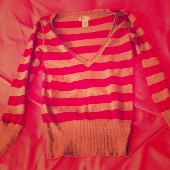 V-neck sweater - Picture 1 of 3