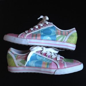 Brand new coach shoes!!
