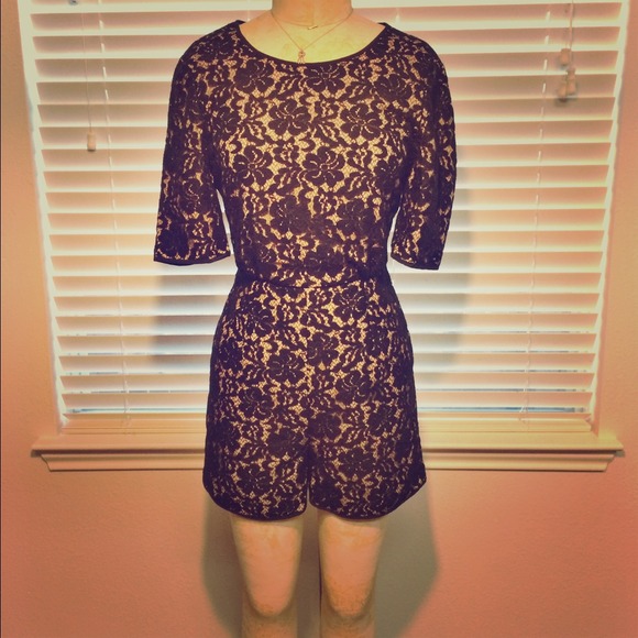 💫 HOST PICK - BCBGMaxAzria romper