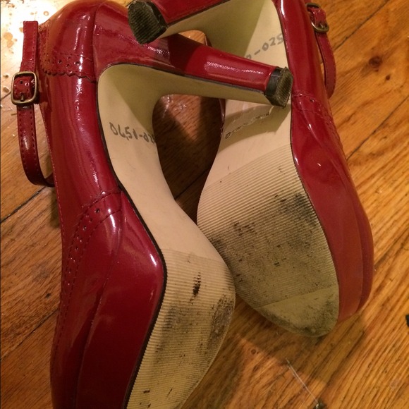 Heels - Picture 4 of 4