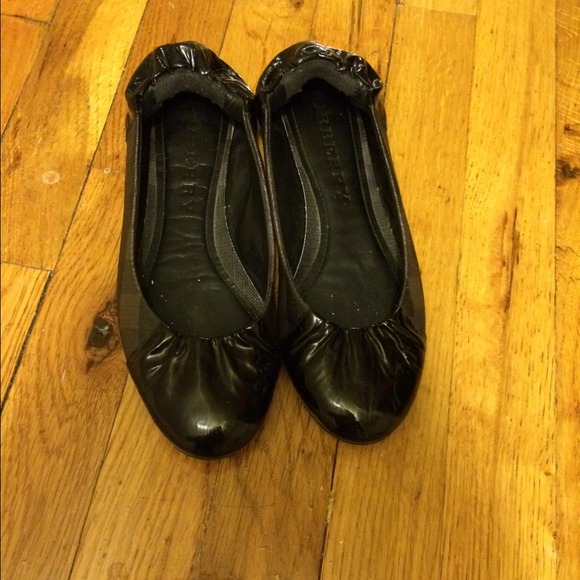 Authentic Burberry flats - Picture 2 of 5